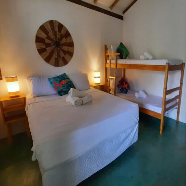 Suíte para quatro pessoas na hospedaria Caraíva - Caraíva Brasil